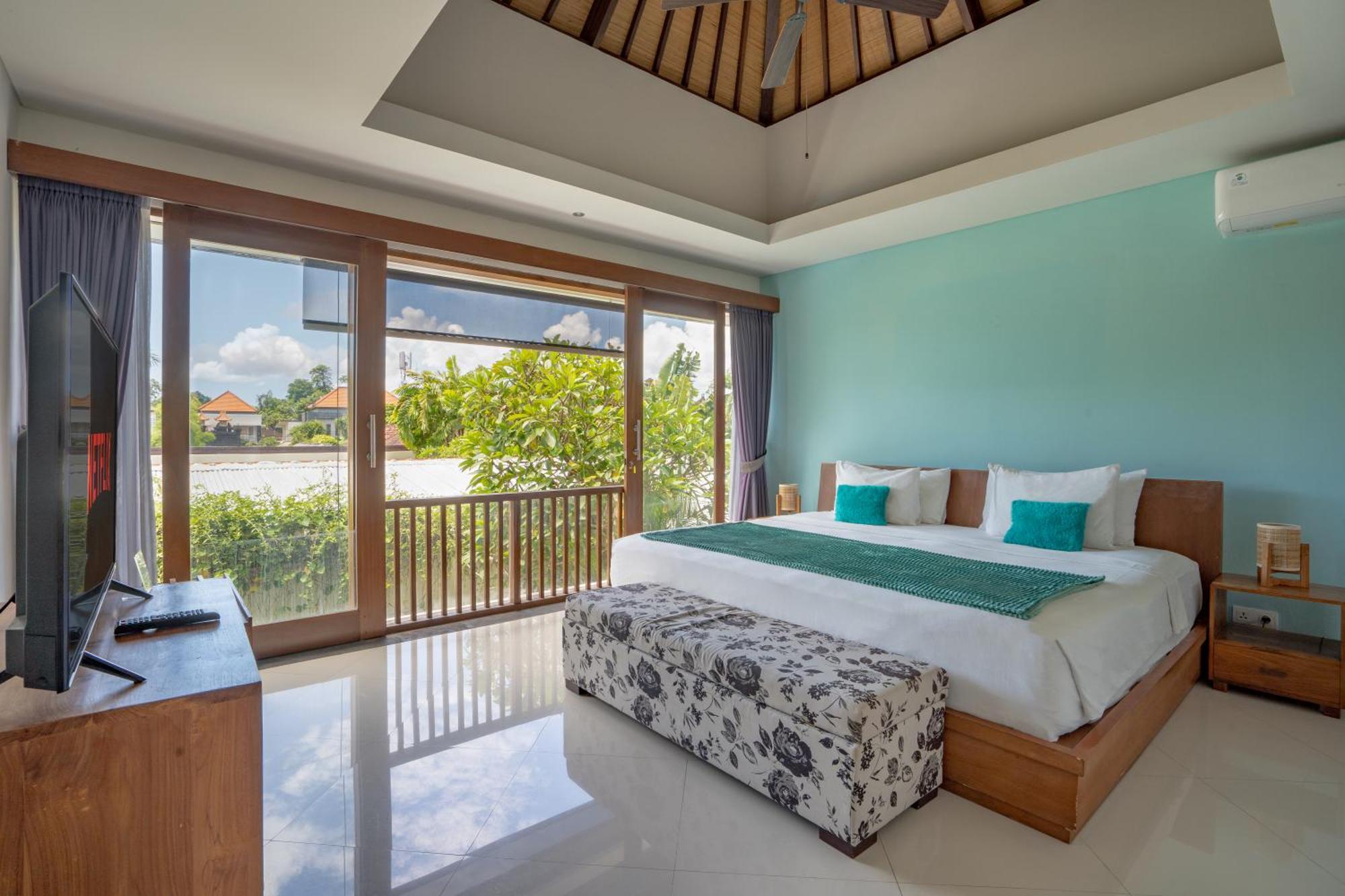 Lacasa3 With Butler Villa Legian