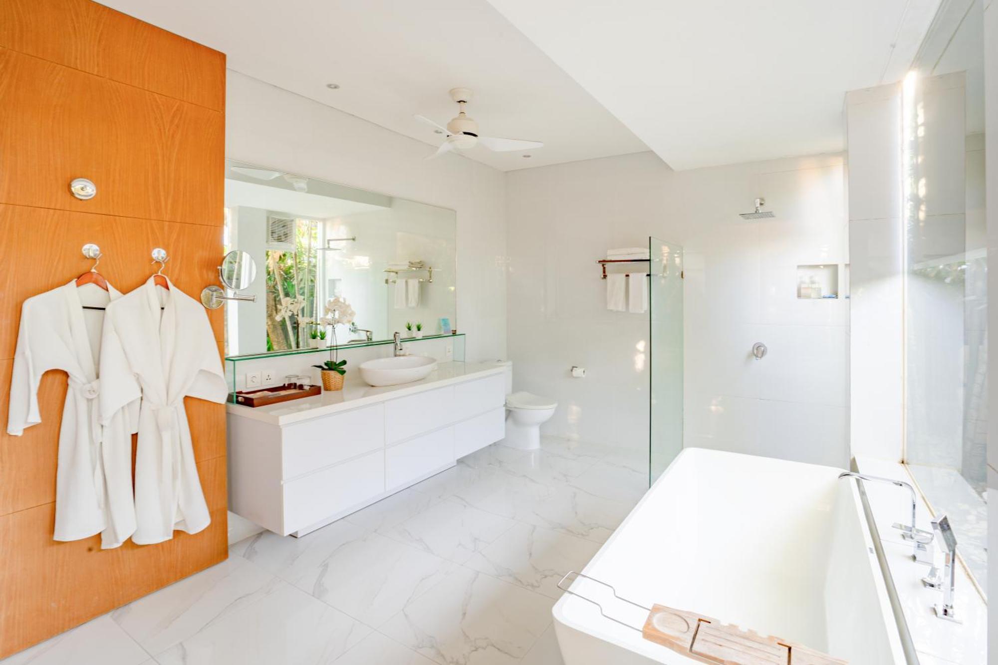 Villa Lacasa3 With Butler Legian